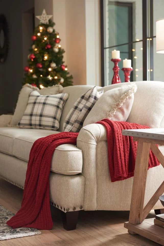 Comment organiser votre salon autour de votre sapin de Noël